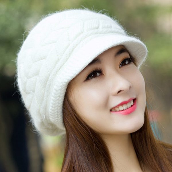 Vinterstrikket lue for kvinner med brem, elegant beanie med varm fleecefôr white