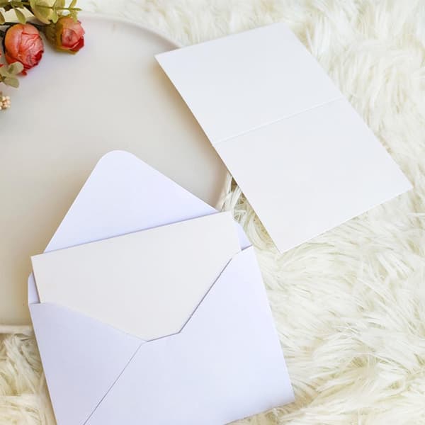 40-pack 15 * 10 cm Klassiska Kuvert med Flik, Kuvert för Smådelar, för Present (Kort Ingår Ej) Kraftpapper