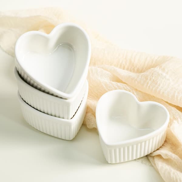 Hjerteformede lyserøde porcelæns-souffléforme, ramekiner - 3,5 tommer til soufflé, creme brulee og dyppesaucer - sæt med 4, hvid