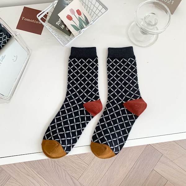 Roliga Bomullsstrumpor för Kvinnor - 5-pack Mid-Calf/High-Calf Strumpor för Dagligt Bruk. Storlek 35-41