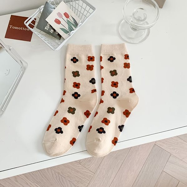 Roliga Bomullsstrumpor för Kvinnor - 5-pack Mid-Calf/High-Calf Strumpor för Dagligt Bruk. Storlek 35-41