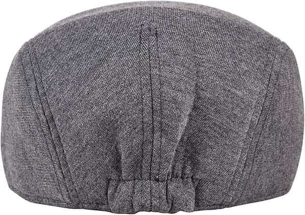 Flat beret for høst og vinter med topplue dark grey