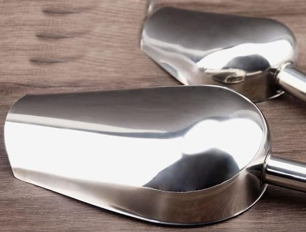 Isske, lille isskovl i rustfrit stål, madskovl, metalskovl til mel, slik og søde sager til buffet, universal skovl
