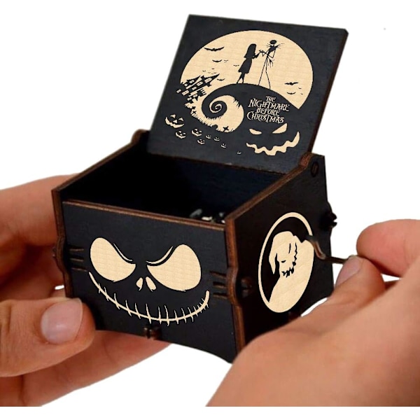 Trämusiklåda med engelsk text \"This is Halloween\" från Nightmare Before Christmas - Graverad handvevad trämusiklåda