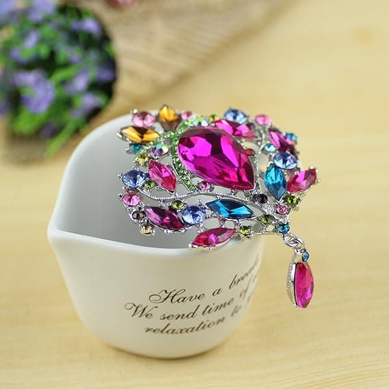 Dames Krystal Brosche, Tåreformet Design med Glitrende Blomster