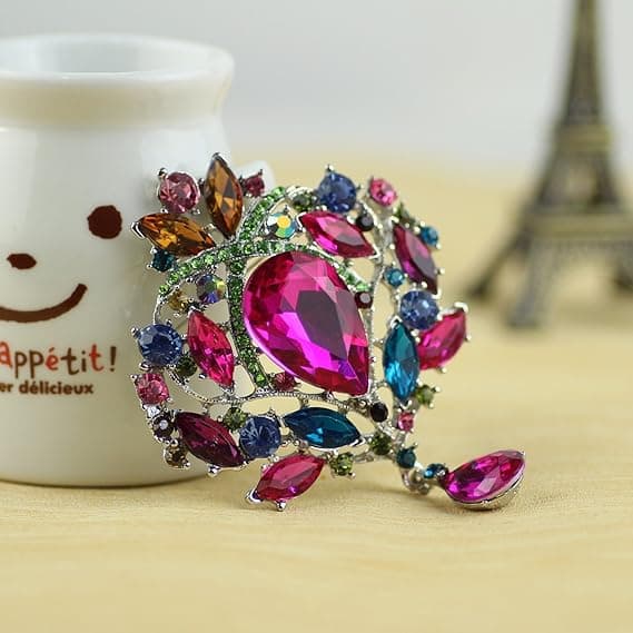 Dames Krystal Brosche, Tåreformet Design med Glitrende Blomster