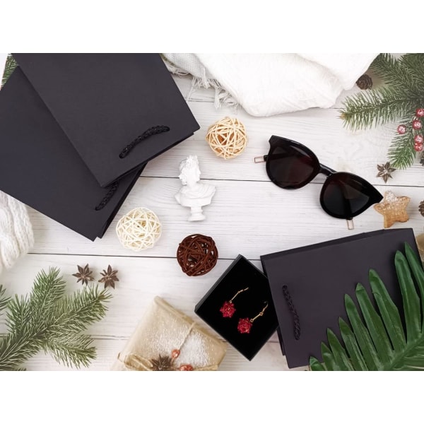 Små presentpåsar, 15 st Kraft-svart papperspåse för presenter, svarta festpåsar 12 x 5,7 x 16 cm med handtag för födelsedag, jul och festfirande
