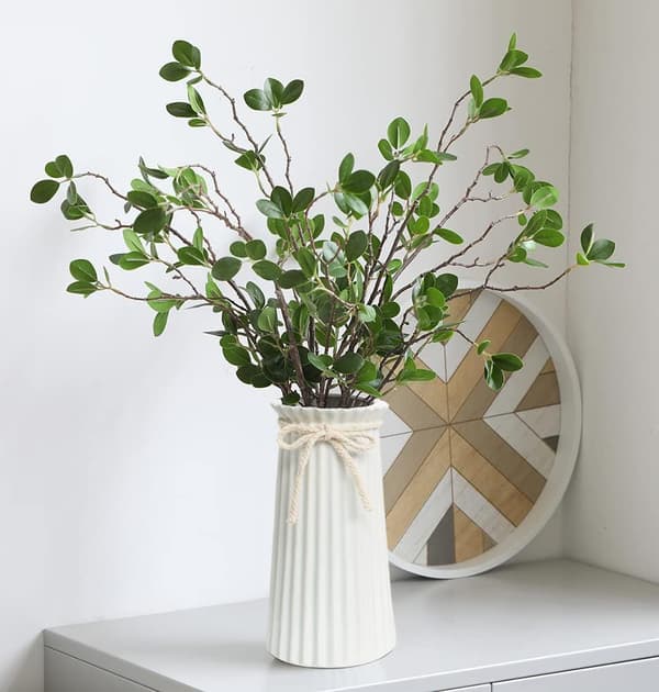 Vit Keramisk Vas för Blommor och Pampasgräs, Liten Ribbad Vas i Modern Nordisk Rustik Stil
