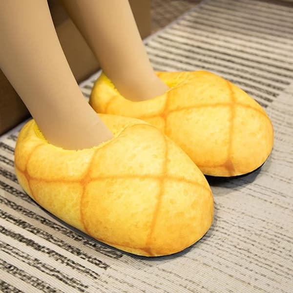 Søde realistiske brødpose-hjemmesko til kvinder, fluffy, skridsikre indendørs vintervarme hjemmesko (Toast, one size)