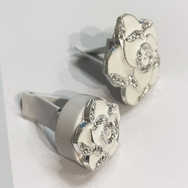 Bling-dekorasjon for bil, bling-tilbehør til bilinteriør, luftventil med glitrende rhinstein-diamantklips – hvite blomster (1 par)