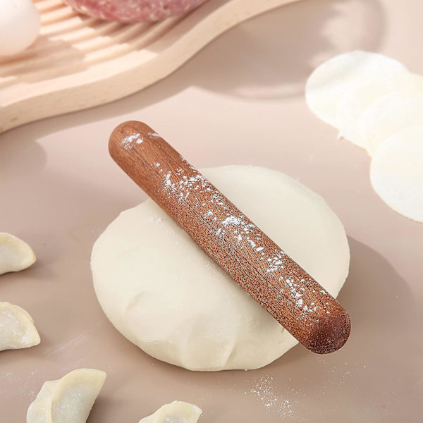 Kjevle for baking, kjevle i tre for fransk deig, kjevle for pizzabunn, kjevle for dumplings, kjevle for pai og kjeks