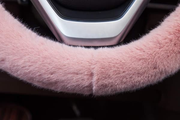 Ratbetræk til bil i plys til vinter Pink