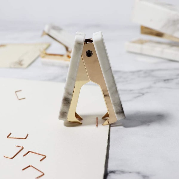 Staple Remover Tool Staple Removal Puller Kit Guld Metallkäkar Stationery Marmor Vit Textur