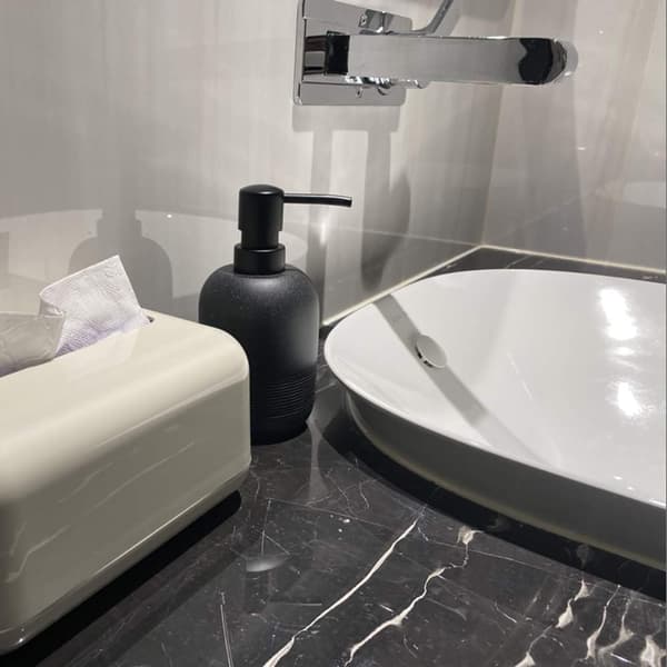 2 stk./sæt sæbedispenser sæt, håndsæbe lotion dispenser til badeværelse, til elegant badeværelsesindretning, sæbedispenser (sort)