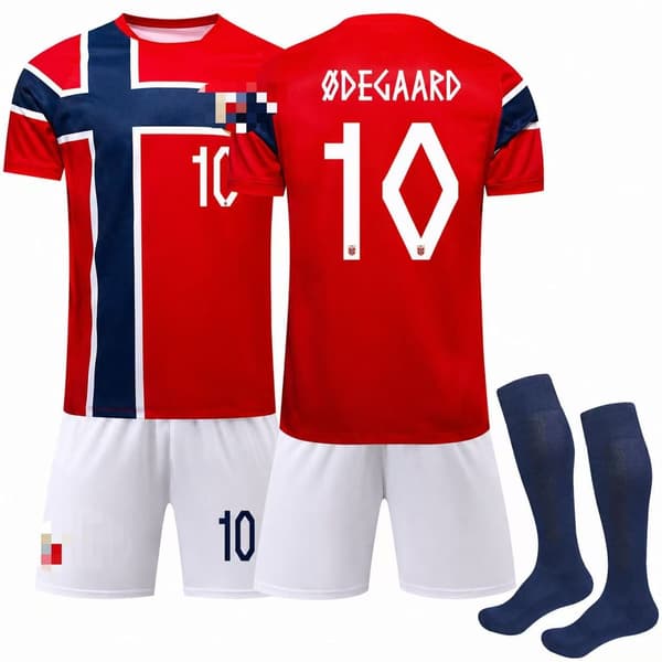 26 NO Herrlandslagets hemmatröja för barn+shorts+strumpor (nr 10 Ødegaard tryckt) 22 26-27 Ødegaard 26-27 Ødegaard 22