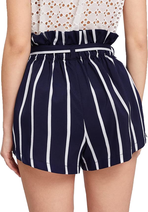Afslappede sommershorts til kvinder med elastik i taljen. Navy