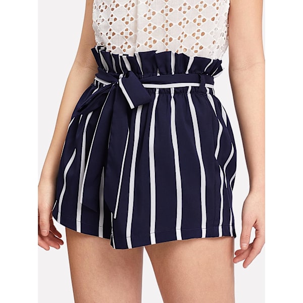 Damer med casual sommarshorts med elastisk midja . Navy