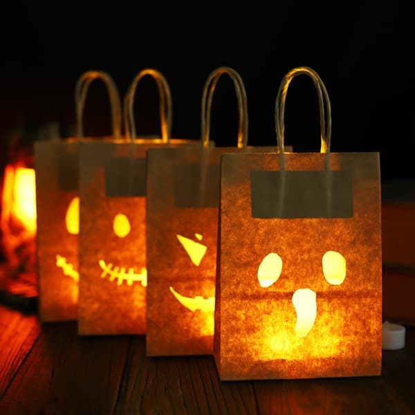 Selvlysende Halloween-godteposer for barn, 4 tilfeldige mønstre C C
