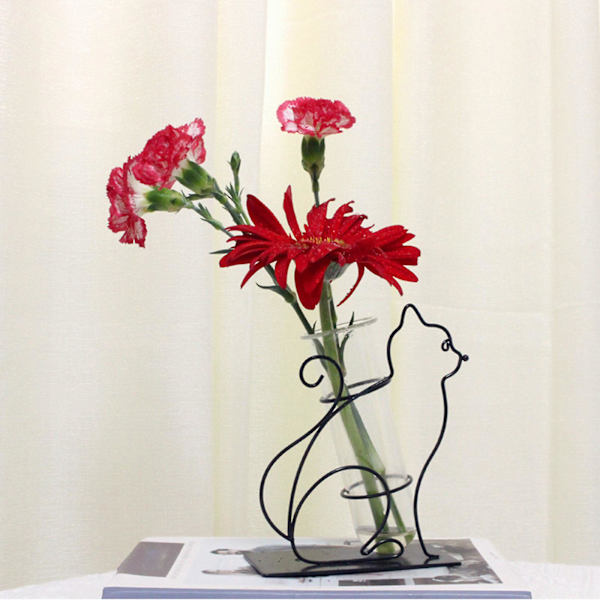 Intressant järnblomvas, Intressant blomsterarrangemang för verandan, Hemarbetsbord Veranda Utomhusgård