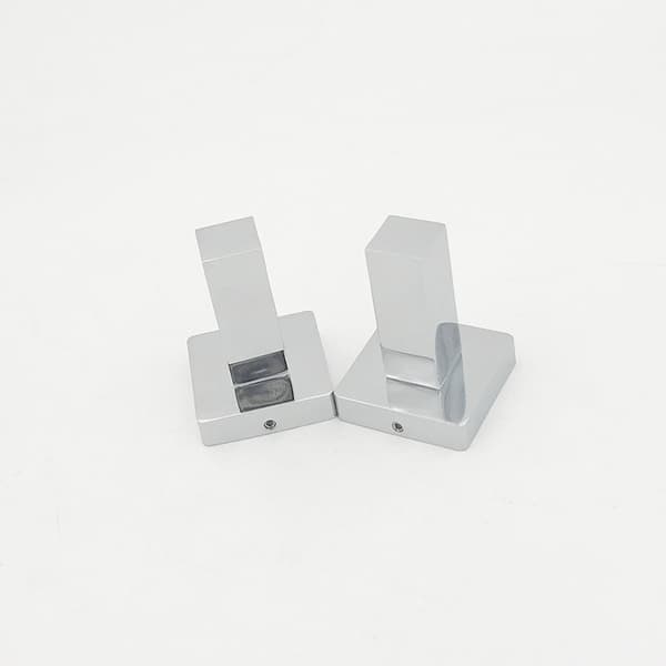 Moderne toalettpapirholder, krom