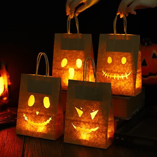 Selvlysende Halloween-godteposer for barn, 4 tilfeldige mønstre B B