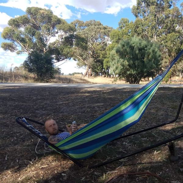 Perfekt för Camping Utomhus/Inomhus Patio Bakgård, Bomullshängmatta Bekväm Tyghängmatta med Träband för Upphängning