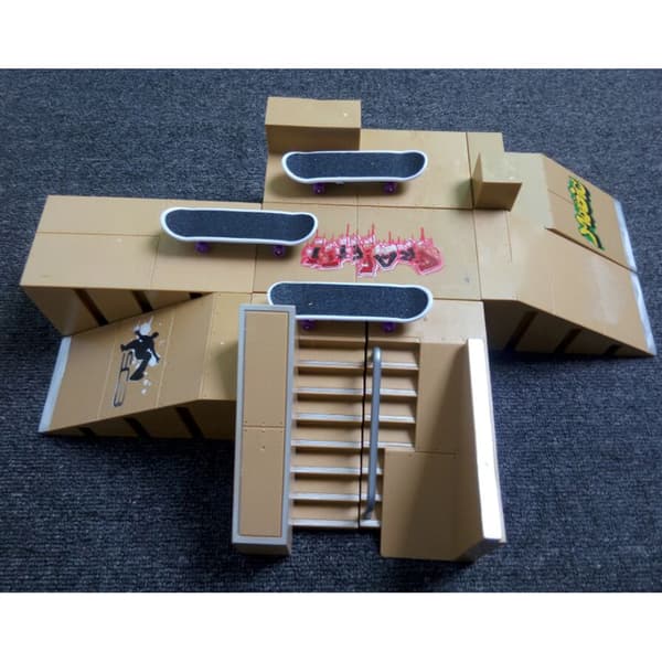 Fingerboard Skate Park Kit, Finger Skateboard Ramp Set with Modular Design for Creative Play, Customizable Park with Interchangeable Ramps and