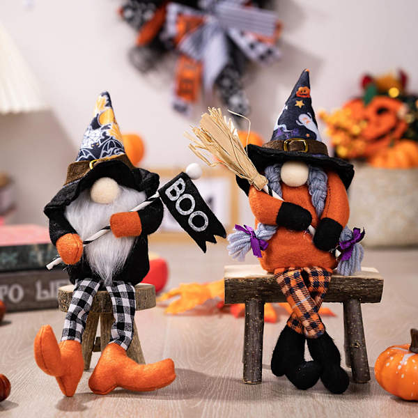 Halloween-noitapeikko pitkillä jaloilla, luudan pitelevä, tonttu, kääpiö, koriste, kiitospäivän maalaistalon keittiön kerrostelulautanen B