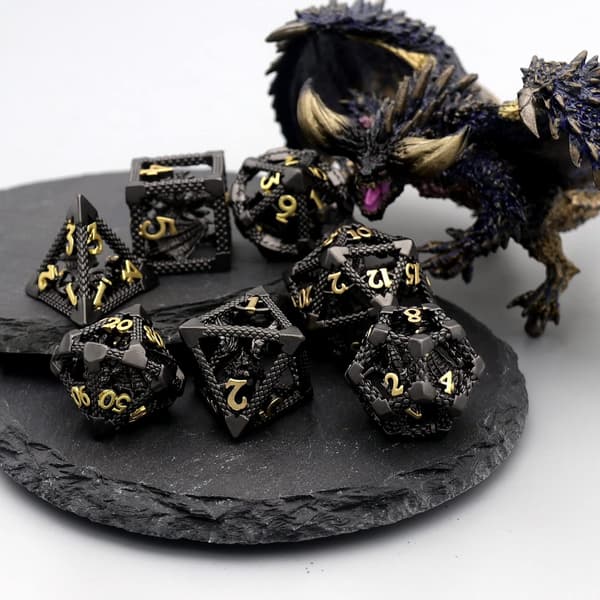Sort Guld Flyvende Drage Metalkit, Mangefacetteret Hult Rollespil Egnet til RPG MTG Skrivebord