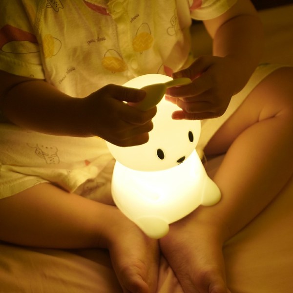 Lasten yövalo Bebe Bunny LED-yövalo pääsiäislahja baby silikoni ladattava USB Rabbit Touch -sängyn valaisin Makuuhuoneen kosketusvalaisin