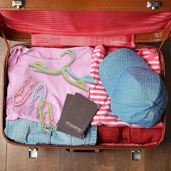 12 sammenleggbare reisehengere med 24 klips