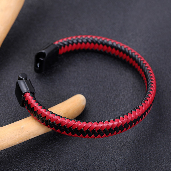 Armband i flätad äkta läder för män med magnetiskt lås