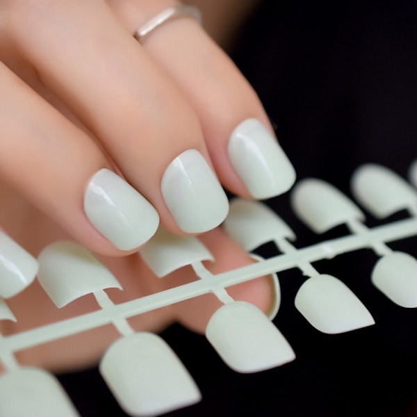 240 stk. Lysegrønne Påsætningsnegle Nem DIY Runde Korte Fuldindpakkede Akryl Fake Negle til Finger Patch Manicure