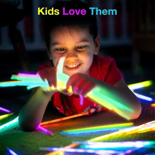 100 Glow Sticks Bulk -juhlatarvikkeita - Glow In The Dark Hauska juhlapaketti, jossa on 8" hehkutikkuja ja liittimiä rannekoruihin ja kaulakoruihin lapsille ja aikuisille