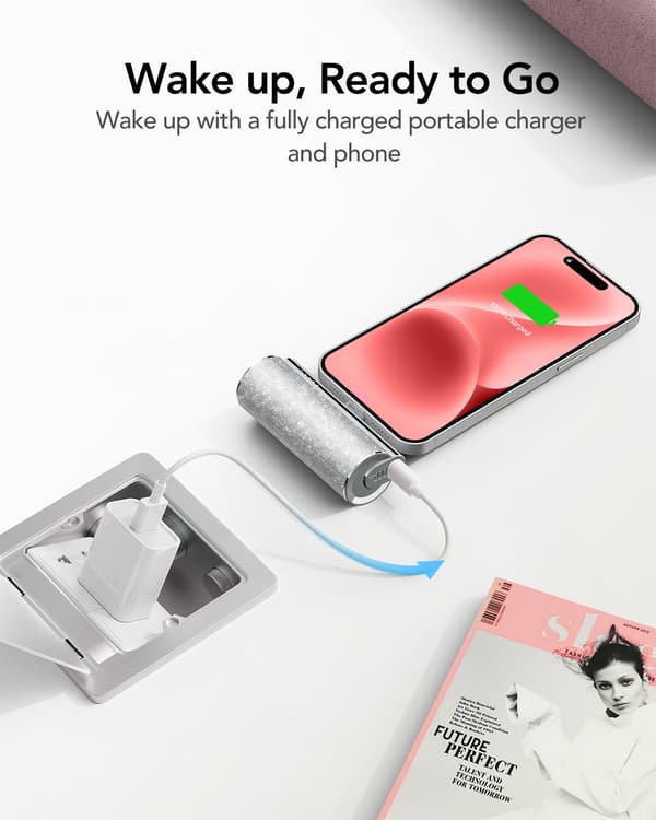 Plug on 5000mAh Mini bærbar oplader med indbygget kabel til iPhone og Android Lipstick-C Pink