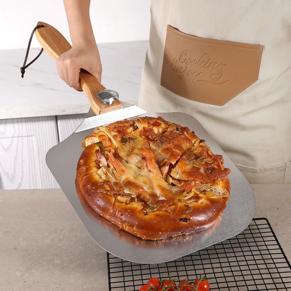 Alumiininen metallipizzakuori taitettavalla puisella kahvalla helppoa säilytystä varten, gourmet-ylellinen pizzamela kotitekoisen pizzaleivän leivontaan