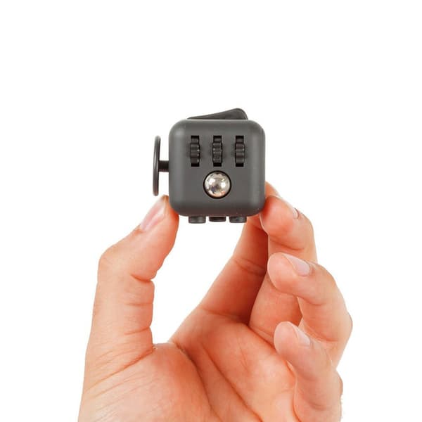 Fidget Cube stresslegetøj til at reducere stress i stressede situationer