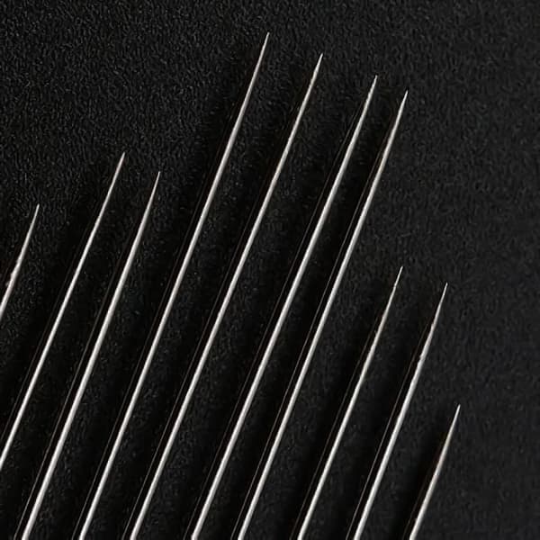 Self-threading sewing machine needles in stainless steel - 12 needles in 3 sizes - Easy to thread for seniors and beginners