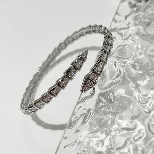 Orm Manschettarmband för Kvinnor - Trendigt Silverfärgat Ormarmband med Cubic Zirconia, Smyckespresent för Jubileumsfest