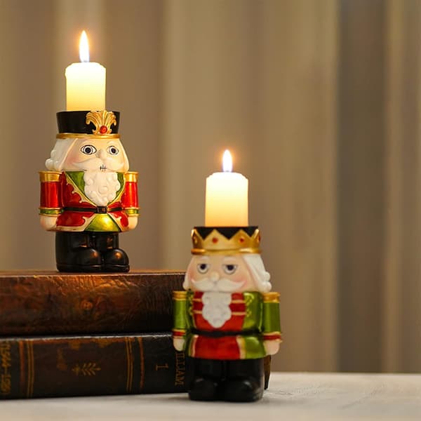 Christmas Nutcracker Candle Holders, Resin Nutcracker Candlestick Holders, Gift Decoration, Christmas Party Home Cabinet Desk Decoration (2-pack)