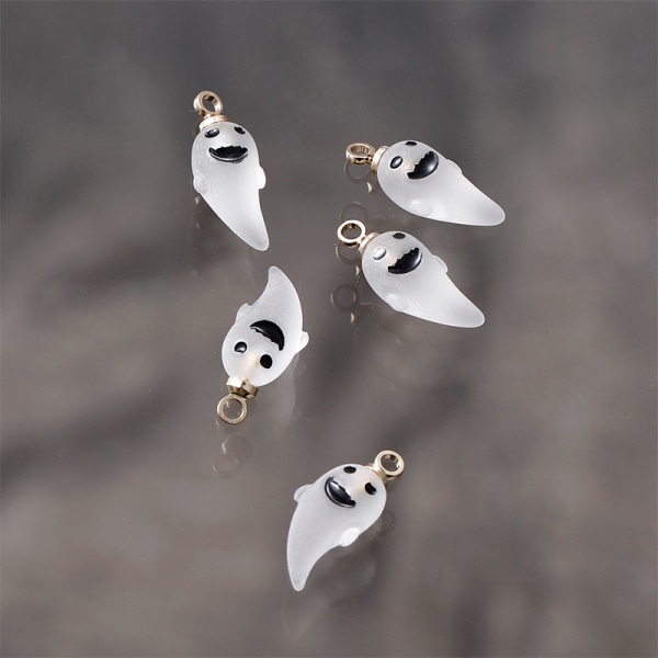 10 stk Ghost Resin anheng for DIY Craft smykker Halloween øredobber Halskjede Armbånd Making Supplies