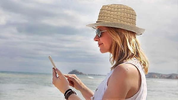 Dame Blonde Strå Fedora Solhat Kort Skygge UPF 50+ til Sommerstrand