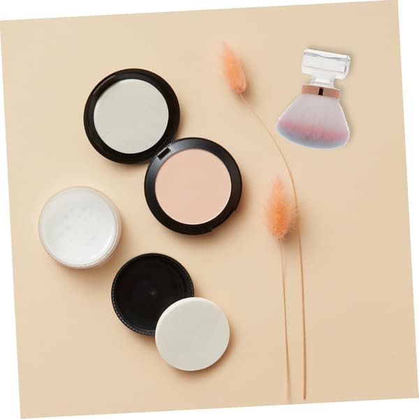Blush Brush Small Mushroom Head Makeup Powder Brush Women's Makeup Tool for Precise Blending and Highlighting