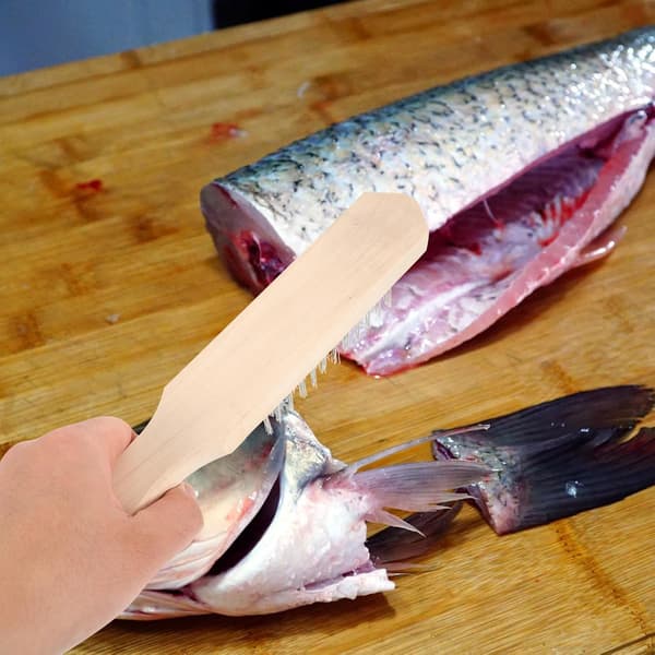 Fish Scraper Fish Cleaning Tool Wooden Handle Stainless Steel Quick and Efficient Descaling Easy