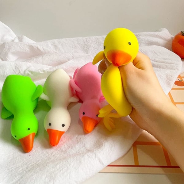 4-pack Duck Squeeze Toys Färgglad Duck Squishy Stressboll Degboll Sensoriska fidget toys för barn och vuxna Födelsedagspresent Rolig stress relief