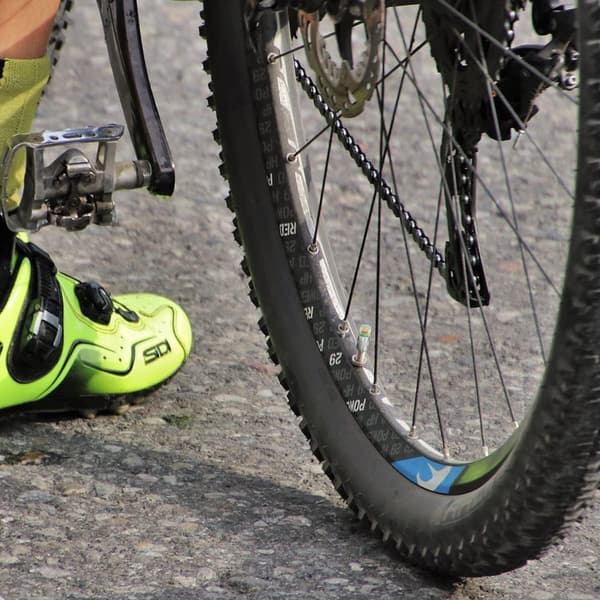 (2.3×1×1cm) 4 stk. rustfrie ventildæksler til bildæk, dæktryksindikator til biler, motorcykler, cykler, Uni