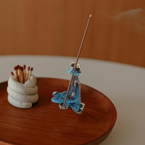Incense Holder Sitting Frog Figurine Copper Unique Frog Design Aromatic Atmosphere