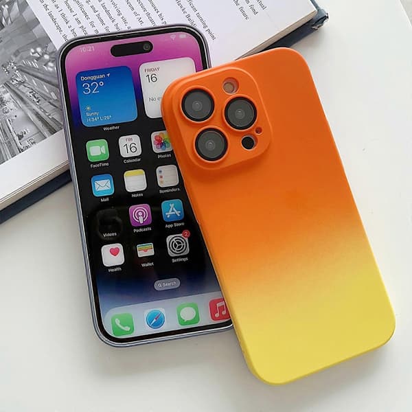 Gradient Skal med Hudkänsla för iPhone 14 Plus
