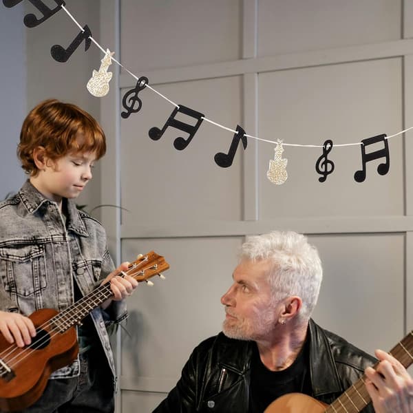 Musikknotefestdekorasjonsgirlander med gitardesign, glitterhengende banner