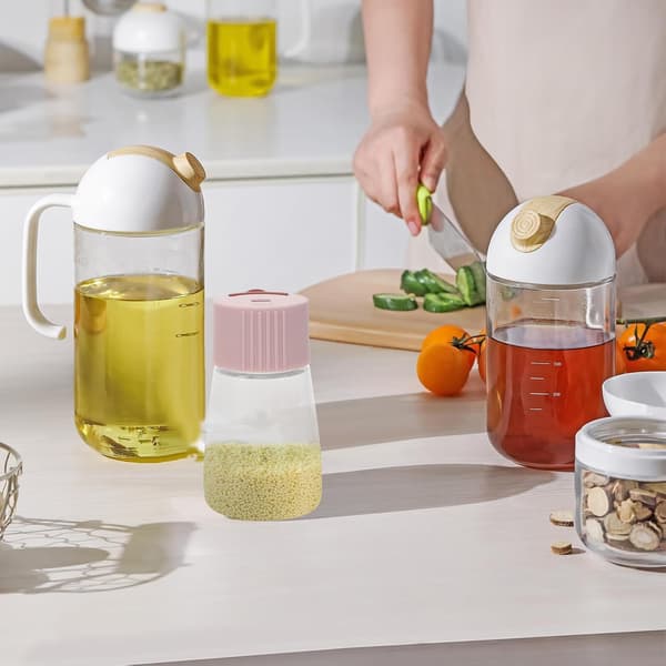 Set med 4 små kryddburkar i glas, kökskryddflaskor för förvaring och portionering i köket